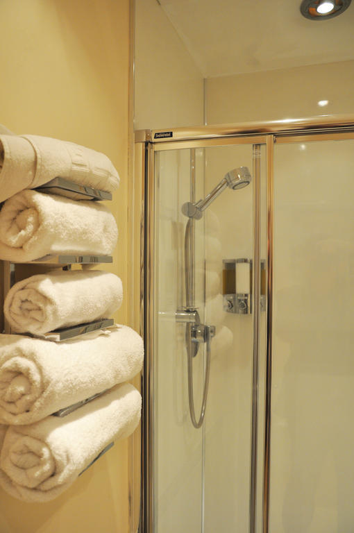 Zinn Apartments - City Centre Абердин Номер фото